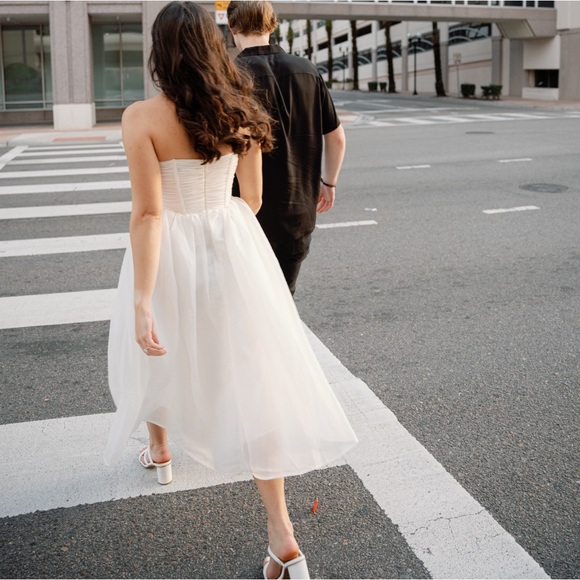 Lulus Sweetie White Strapless Bustier Midi Dress - Size Small- New - Picture 7 of 7